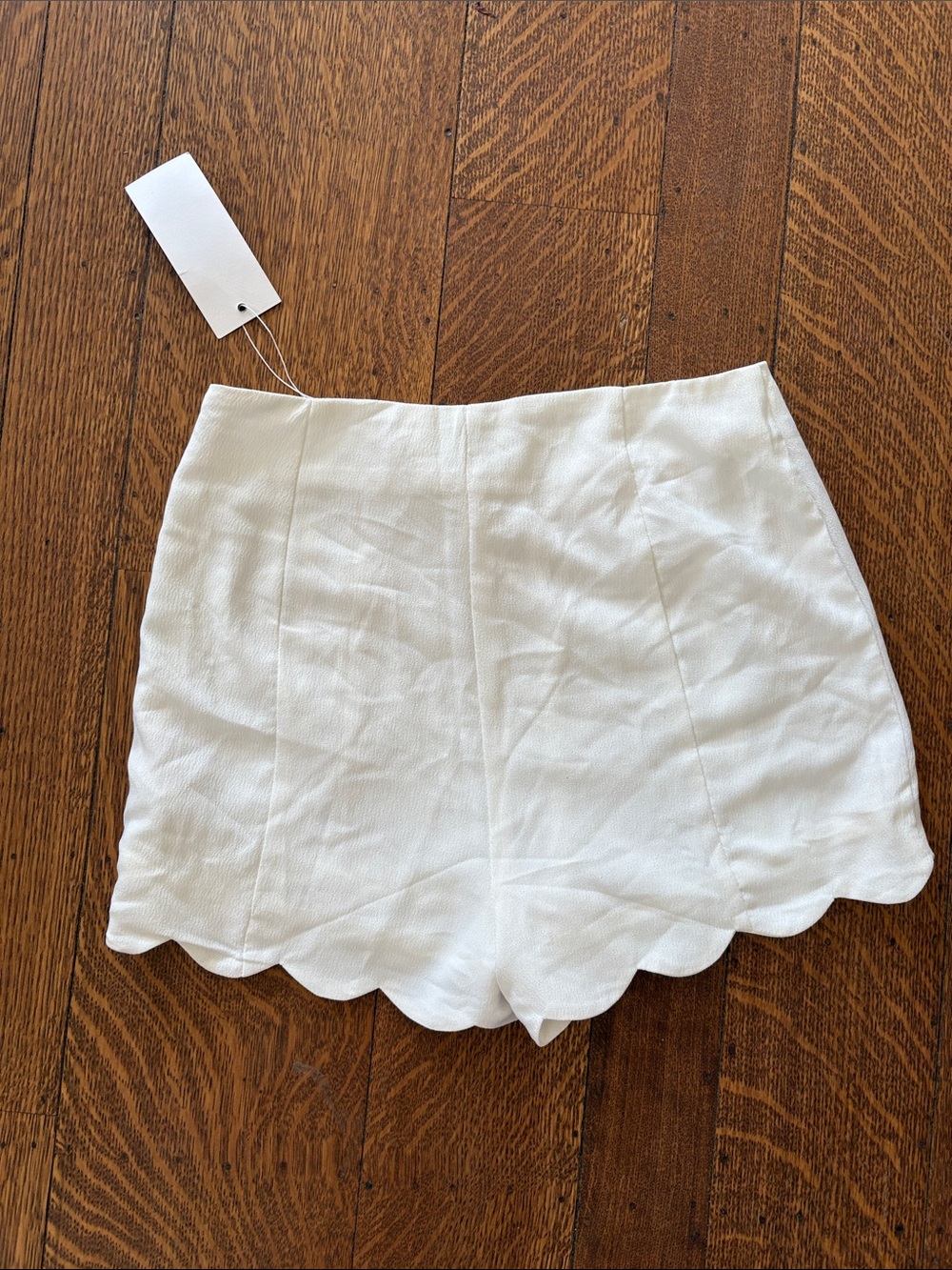 Lush White Scallop Hem Shorts - Picture 3 of 5